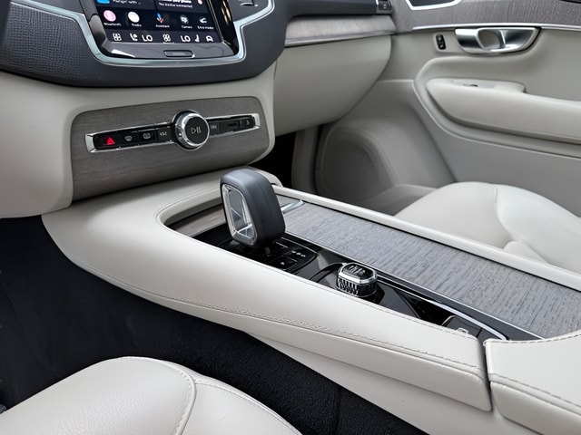 2023 Volvo XC90 Core - Photo 26