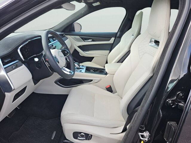 2024 Jaguar F-PACE SVR - Photo 12
