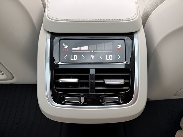 2023 Volvo XC90 Core - Photo 29