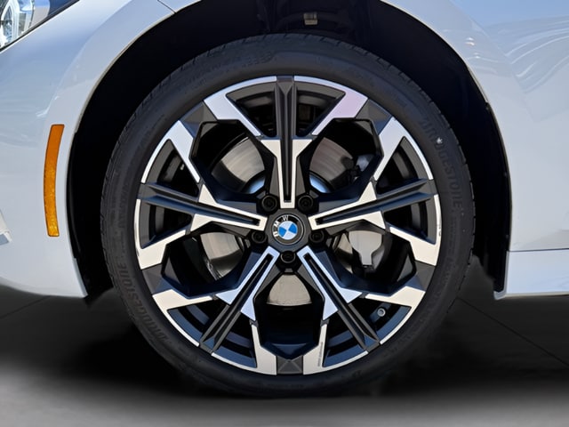2026 BMW 3 Series 330i - Photo 31