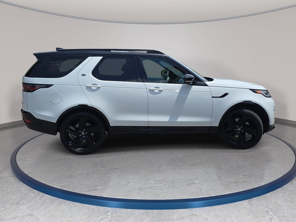 Used 2025 Land Rover Discovery P360 Dynamic SE SUV