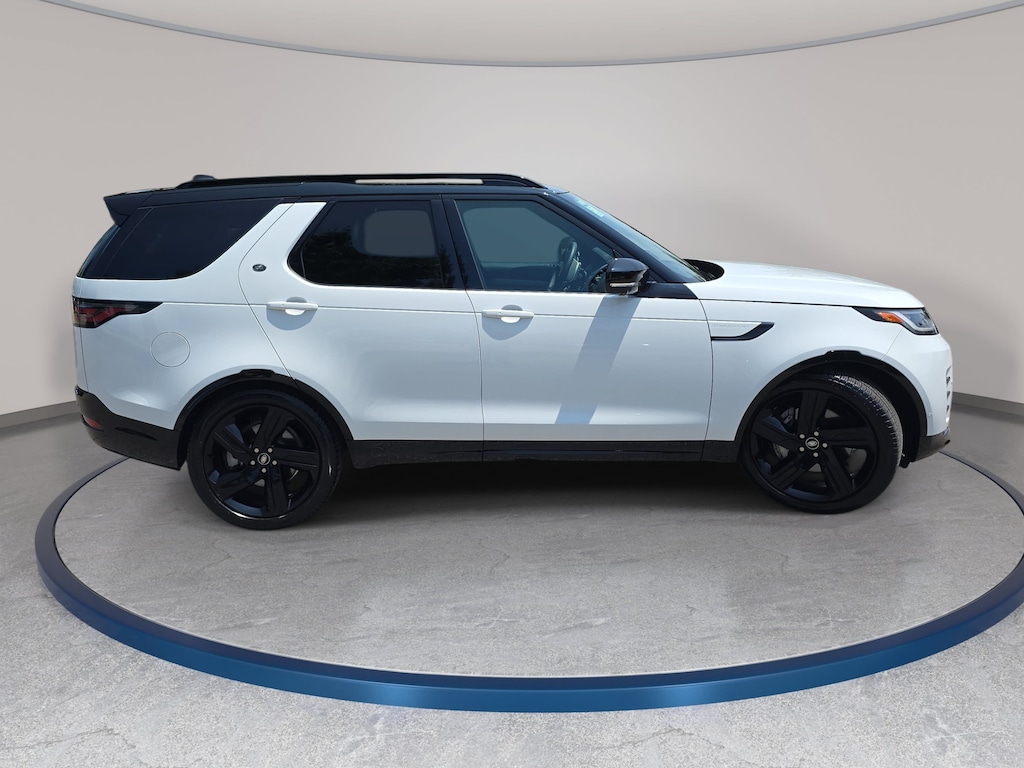 Used 2025 Land Rover Discovery P300 Dynamic SE SUV