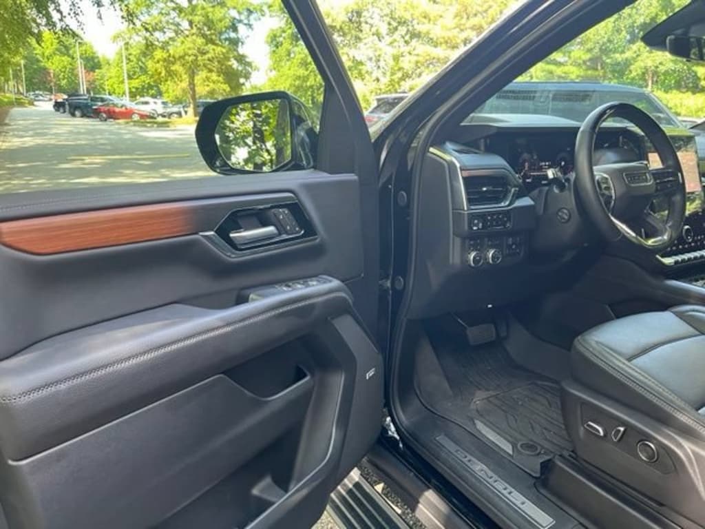 Used 2025 GMC Yukon Denali SUV