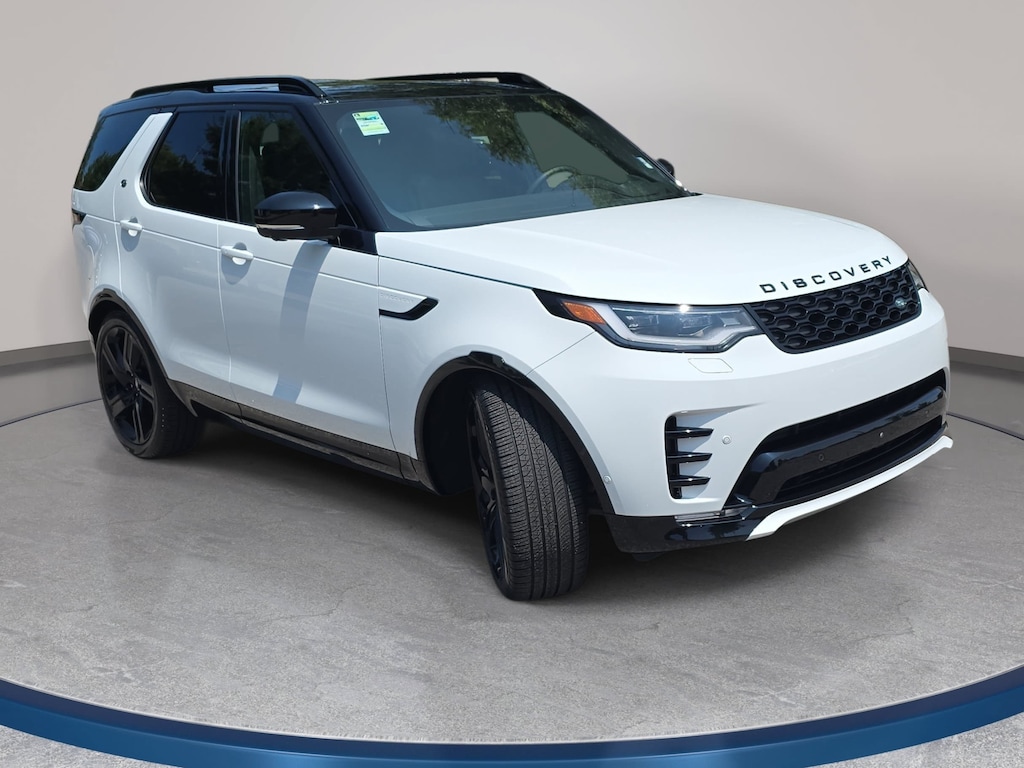Used 2025 Land Rover Discovery P300 Dynamic SE SUV