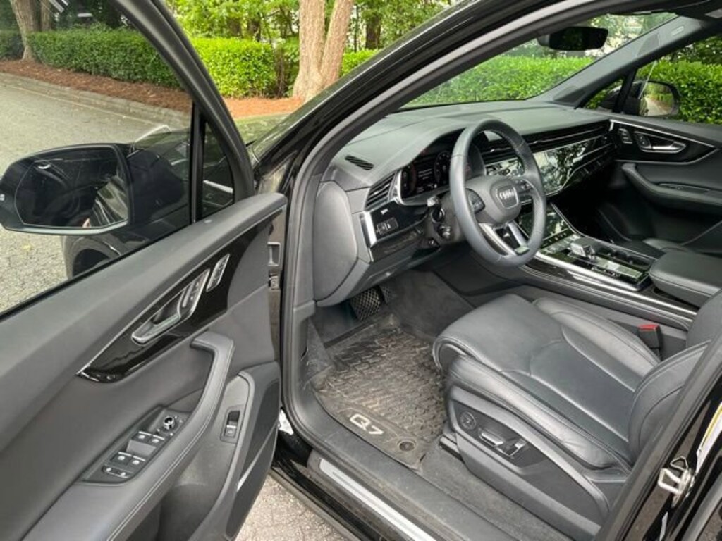 Used 2025 Audi Q7 55 Premium SUV