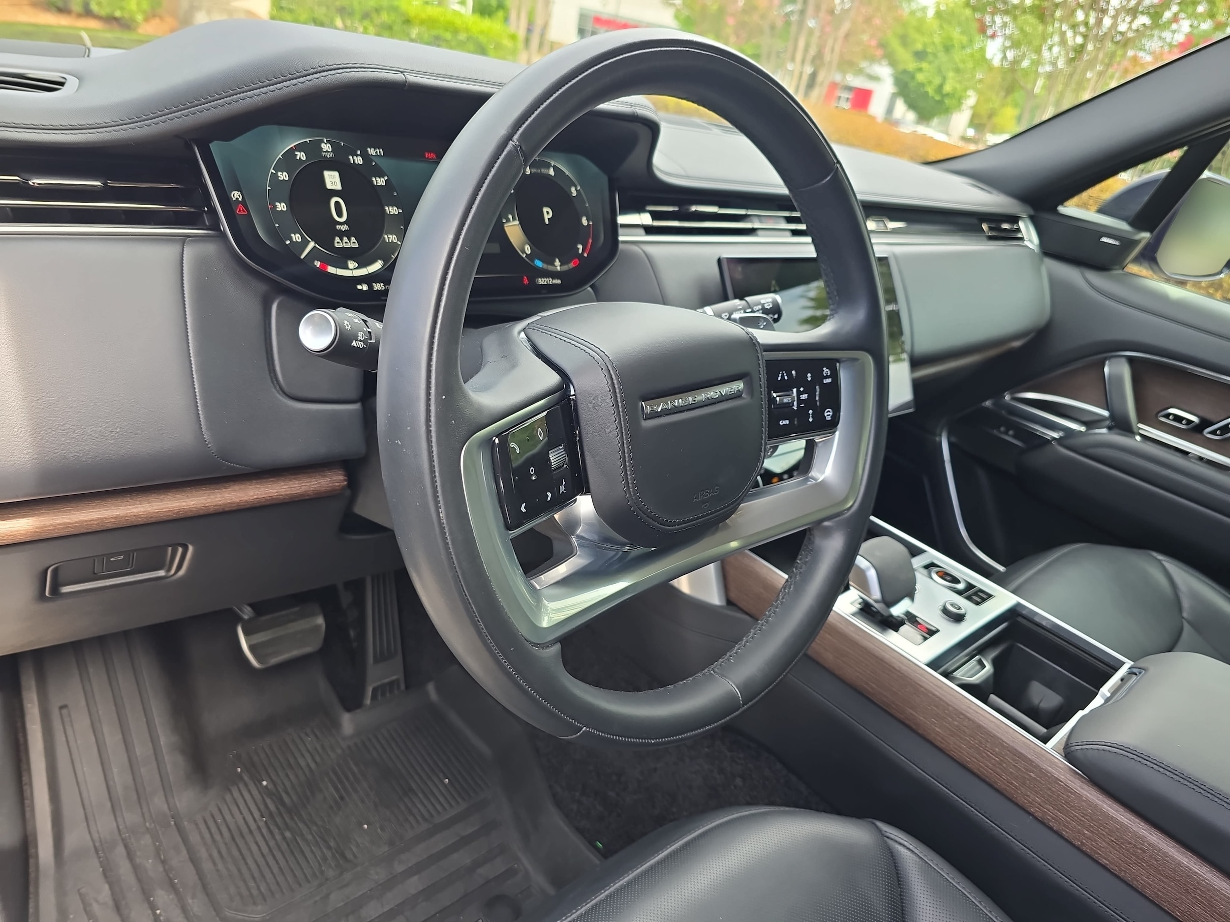 2023 Land Rover Range Rover SE - Photo 16