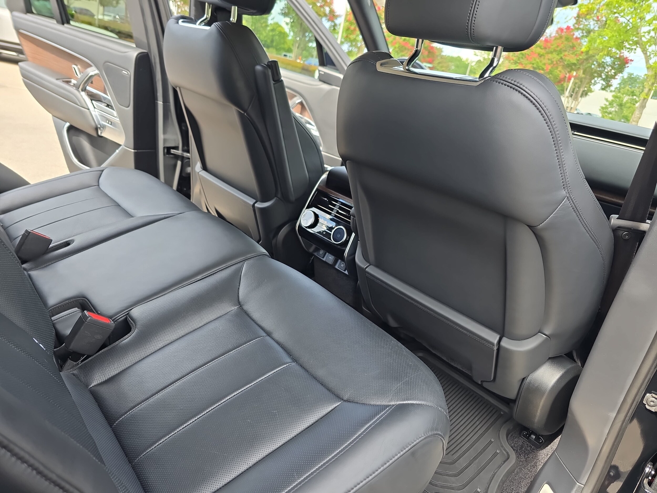 2023 Land Rover Range Rover SE - Photo 11