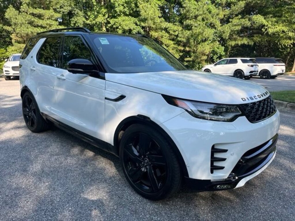 Used 2025 Land Rover Discovery P300 Dynamic SE SUV
