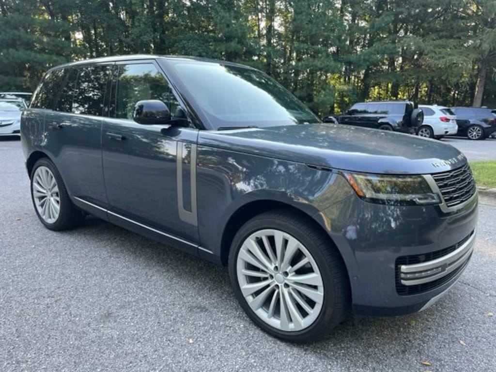 Used 2025 Land Rover Range Rover P400 SE SUV