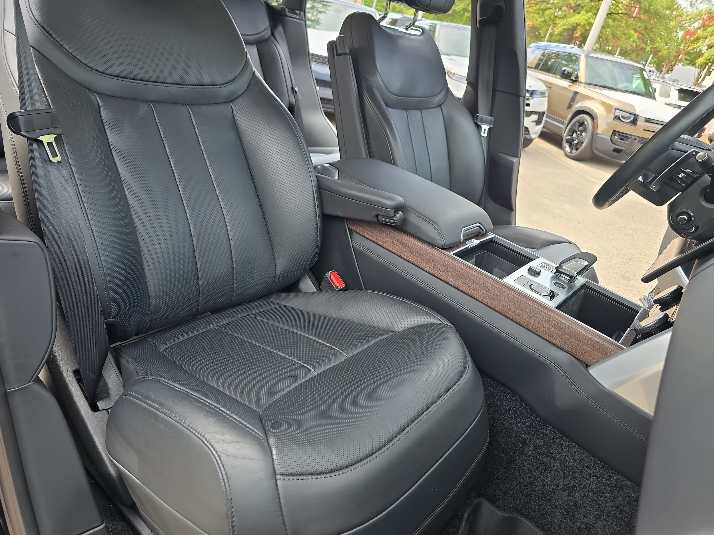 2023 Land Rover Range Rover SE - Photo 10