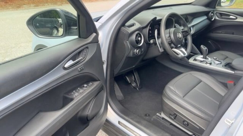 Used 2025 Alfa Romeo Stelvio SUV
