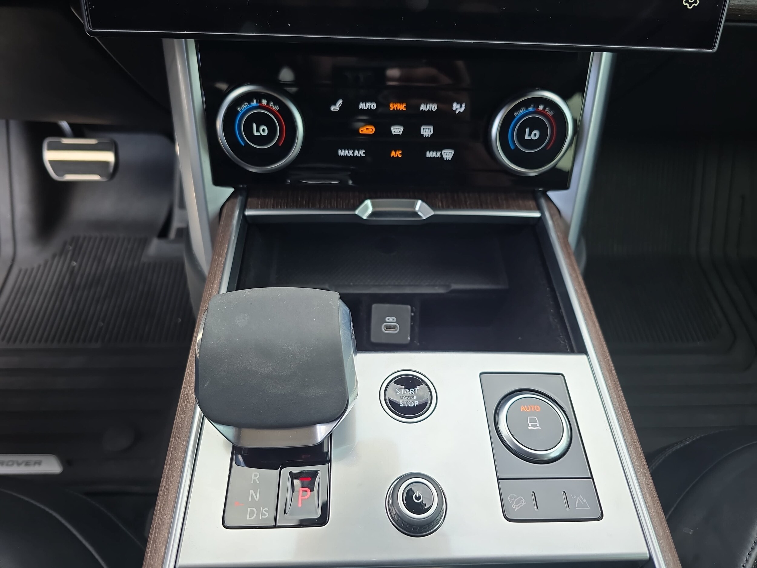 2023 Land Rover Range Rover SE - Photo 26