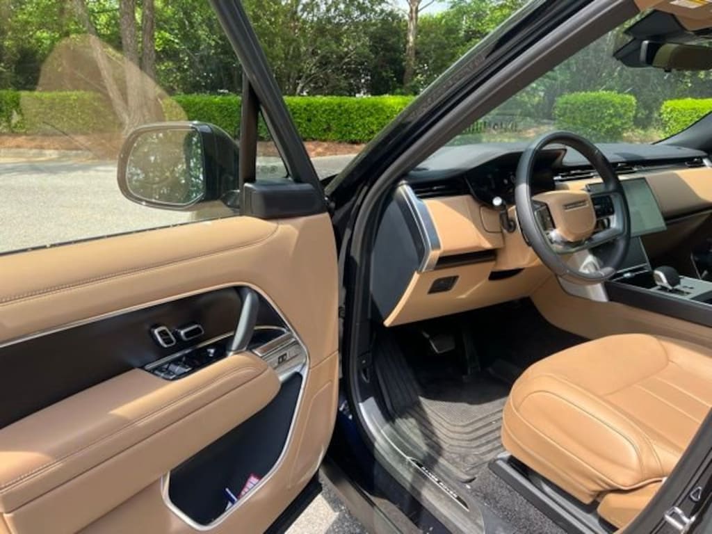 Used 2026 Land Rover Range Rover P400 SE 7 Seat SUV