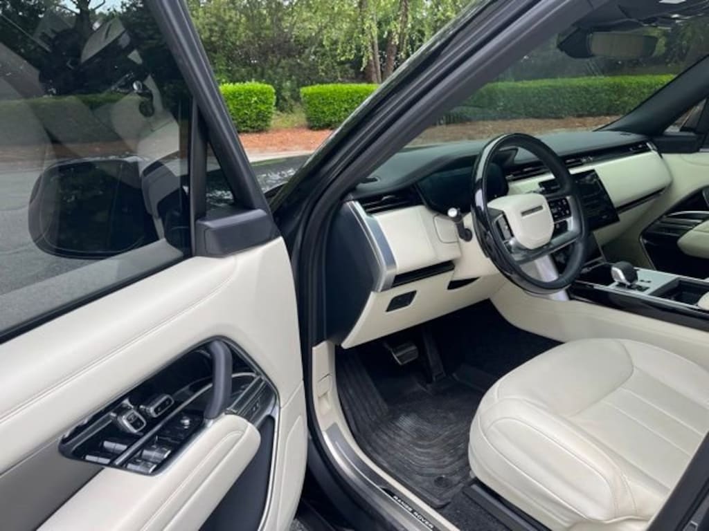 Used 2025 Land Rover Range Rover P530 SE 7 Seat SUV