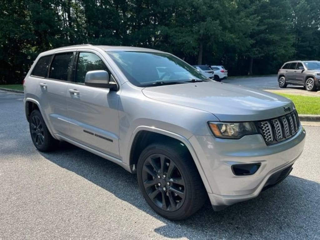 Used 2020 Jeep Grand Cherokee Altitude SUV
