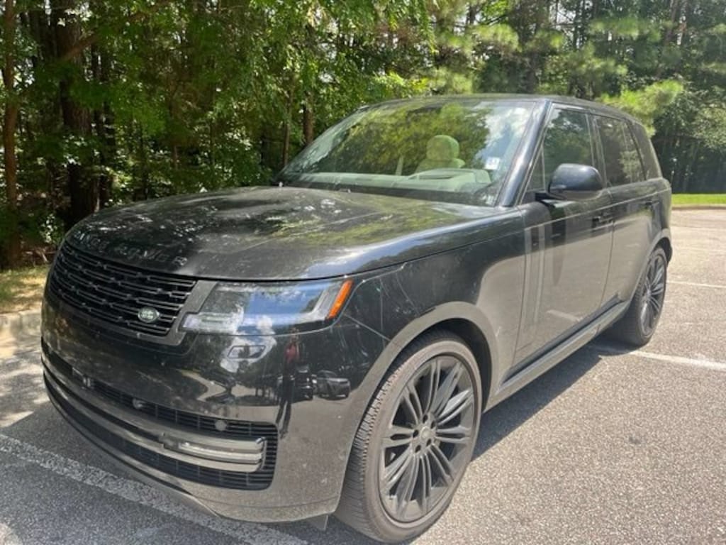 Used 2025 Land Rover Range Rover P400 SE SUV