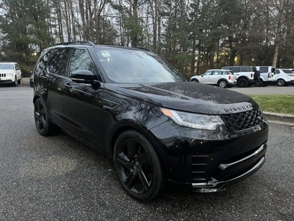 Used 2025 Land Rover Discovery P300 Dynamic SE SUV