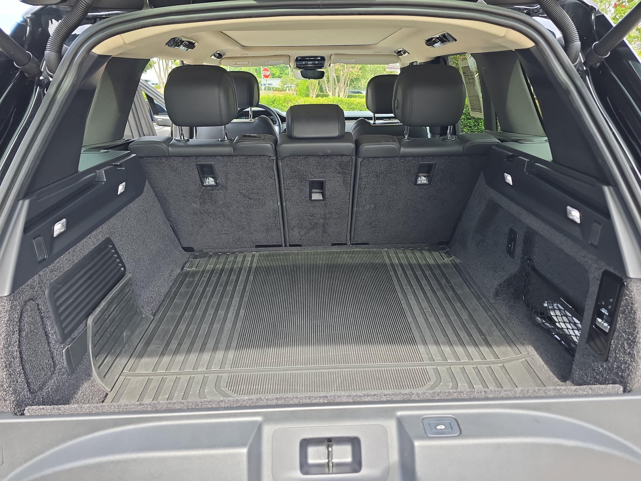 2023 Land Rover Range Rover SE - Photo 12