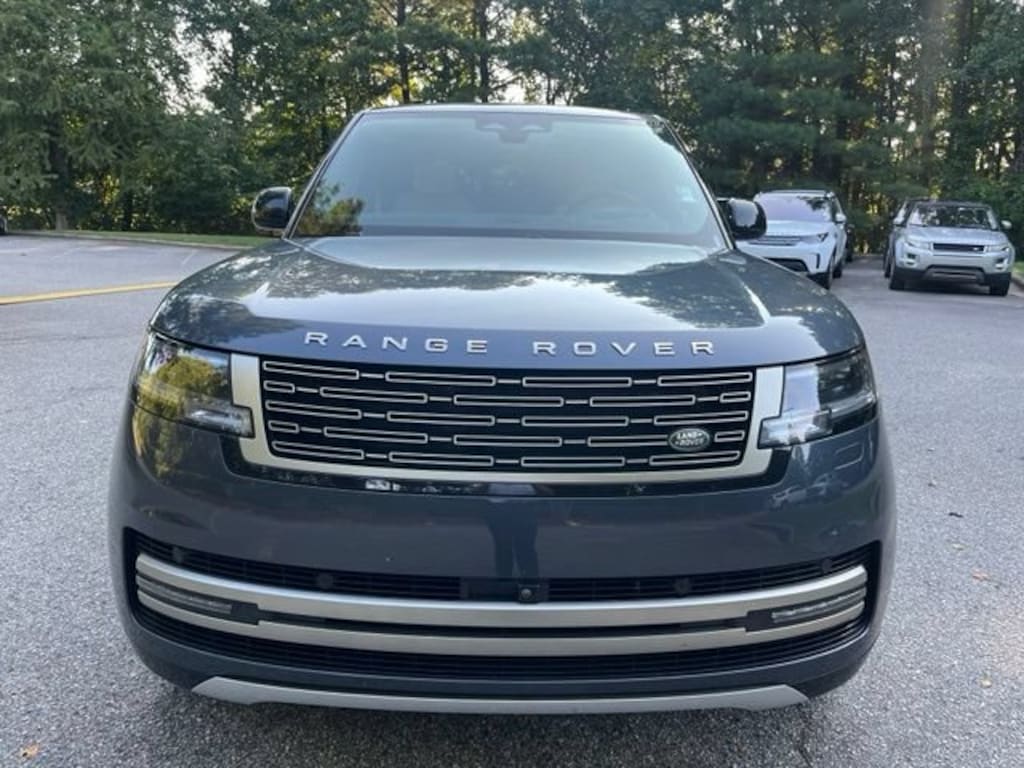 Used 2025 Land Rover Range Rover P400 SE SUV