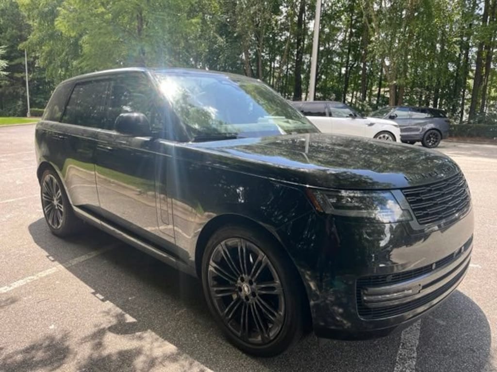Used 2025 Land Rover Range Rover P400 SE SUV