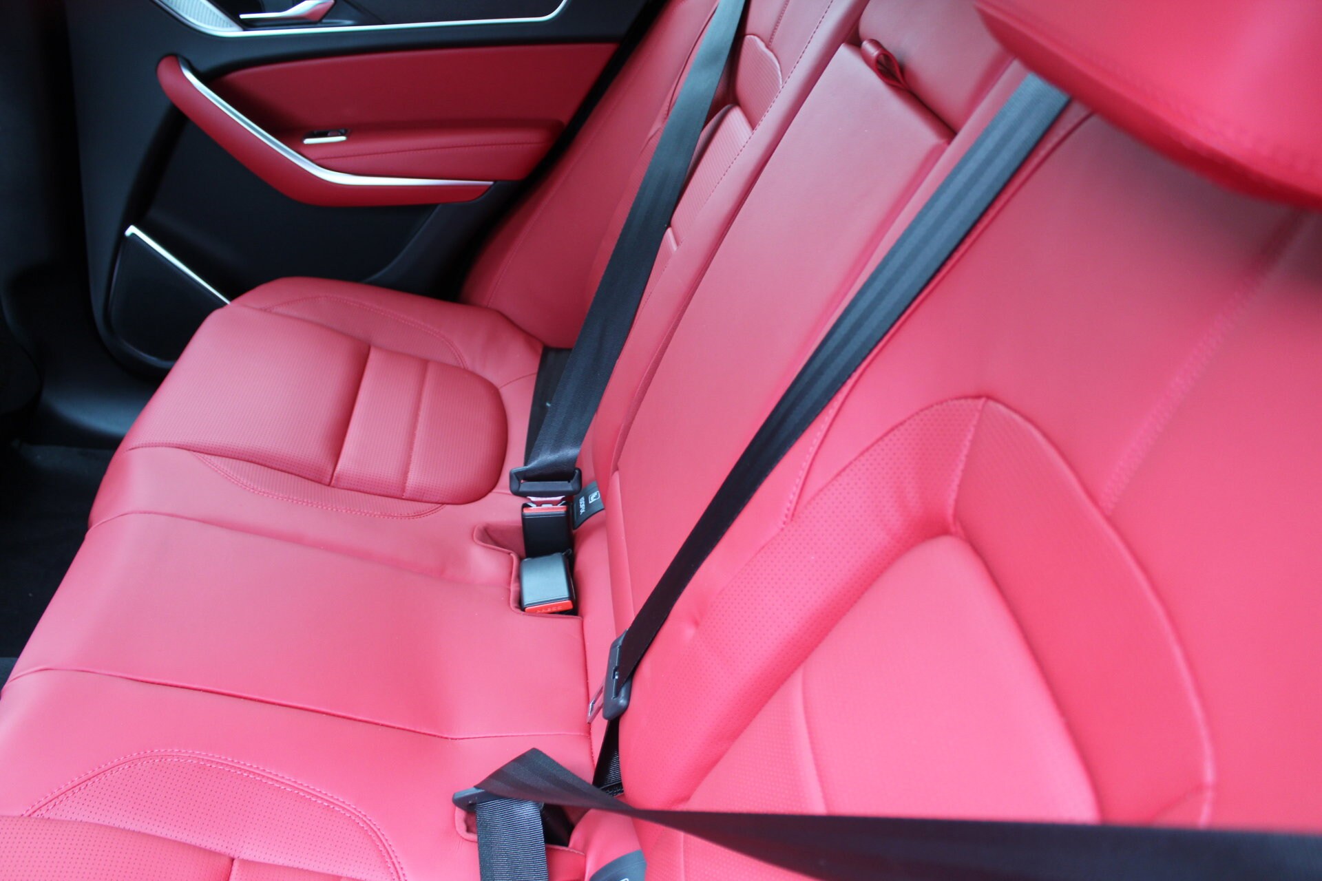 2026 Jaguar F-PACE P250 R-Dynamic S photo 4