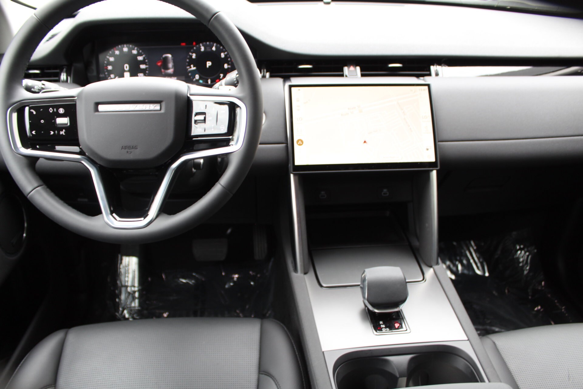 2024 Land Rover Discovery Sport S photo 3