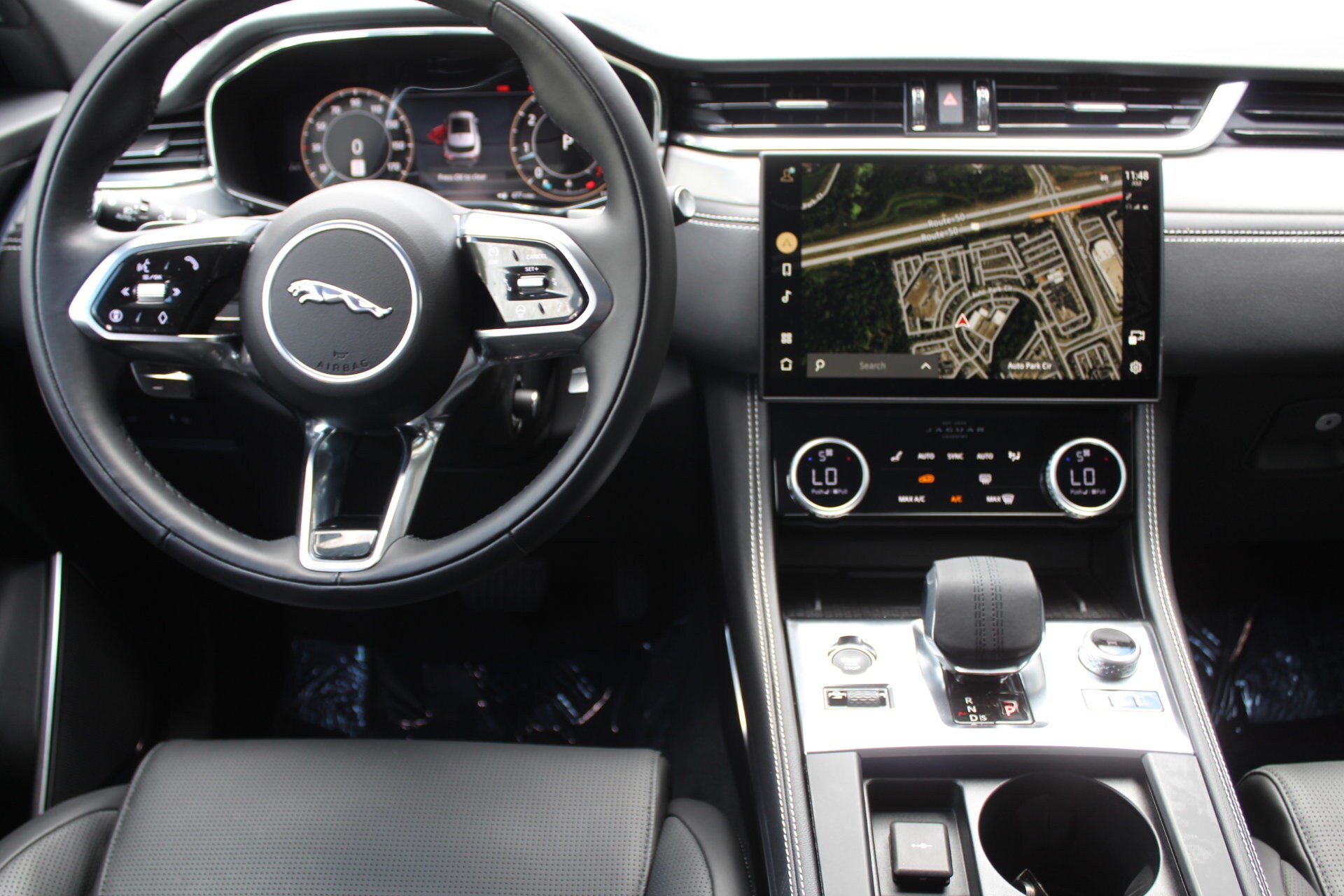 2025 Jaguar F-PACE P250 R-Dynamic S photo 4