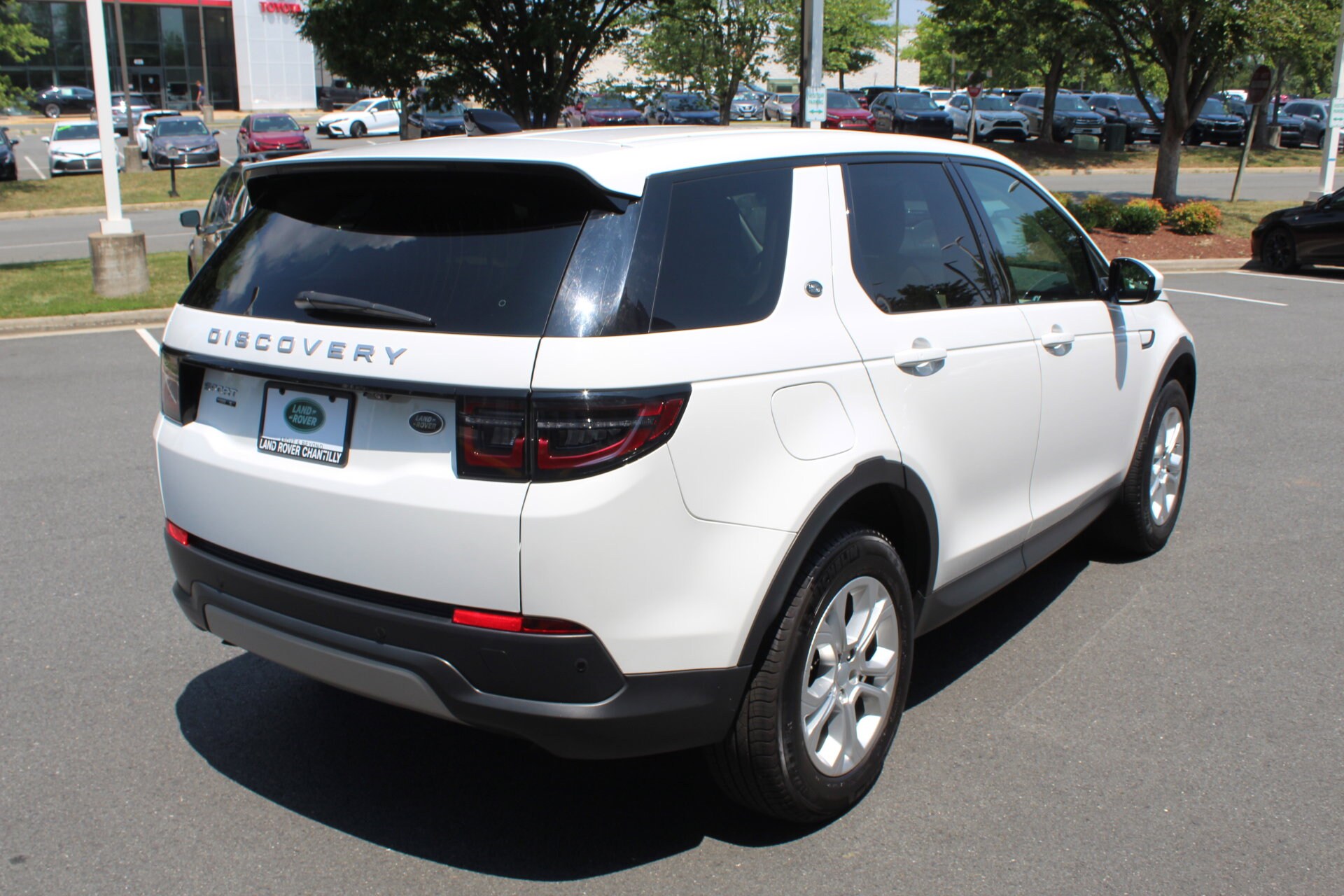 2020 Land Rover Discovery Sport S photo 2