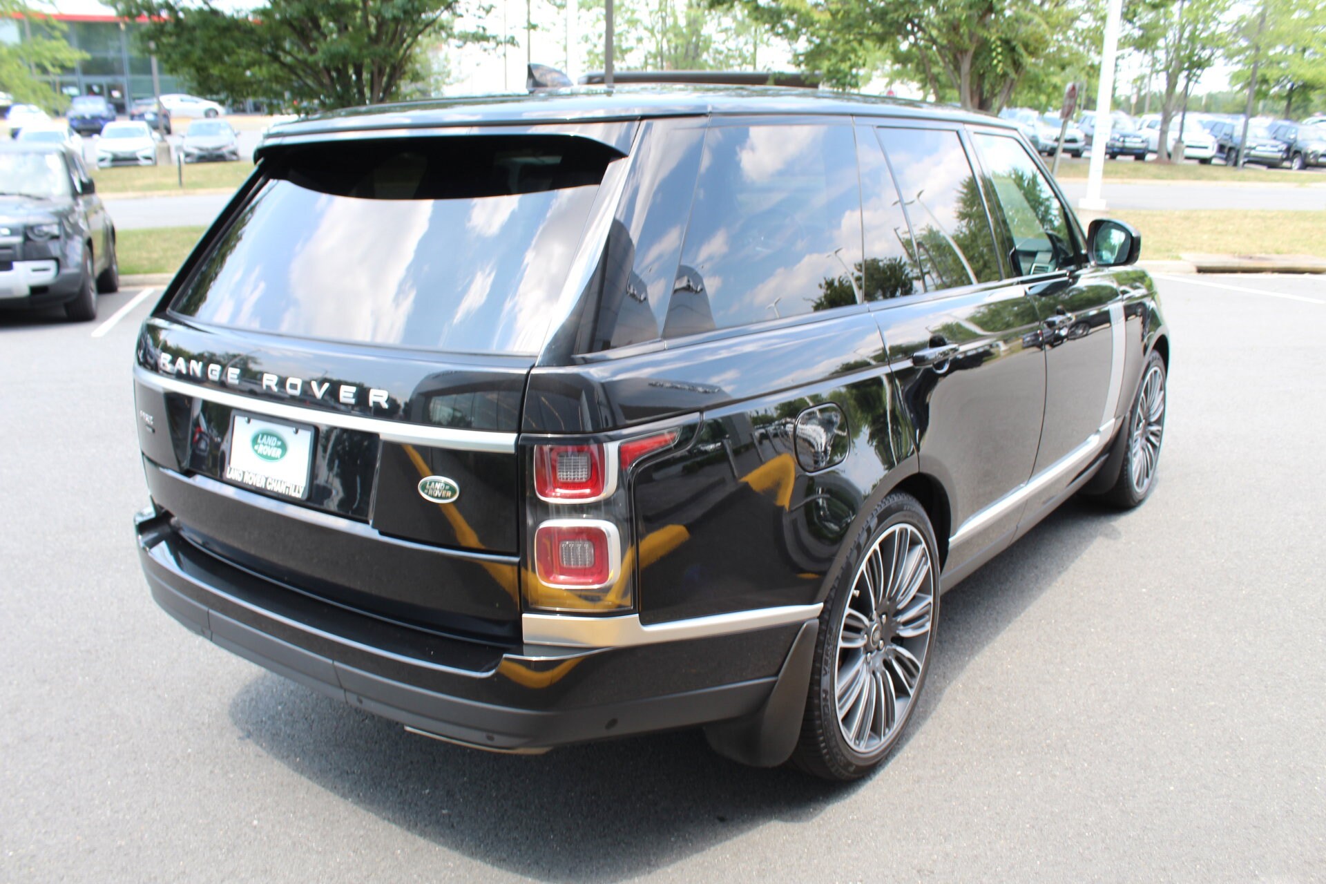 2022 Land Rover Range Rover P525 HSE HSE Westminster Edition photo 2