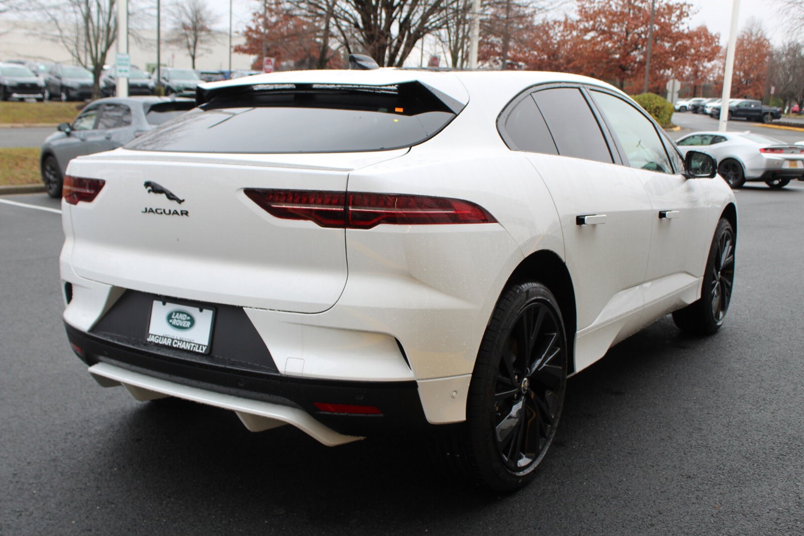 2024 Jaguar I-PACE EV400 HSE photo 2