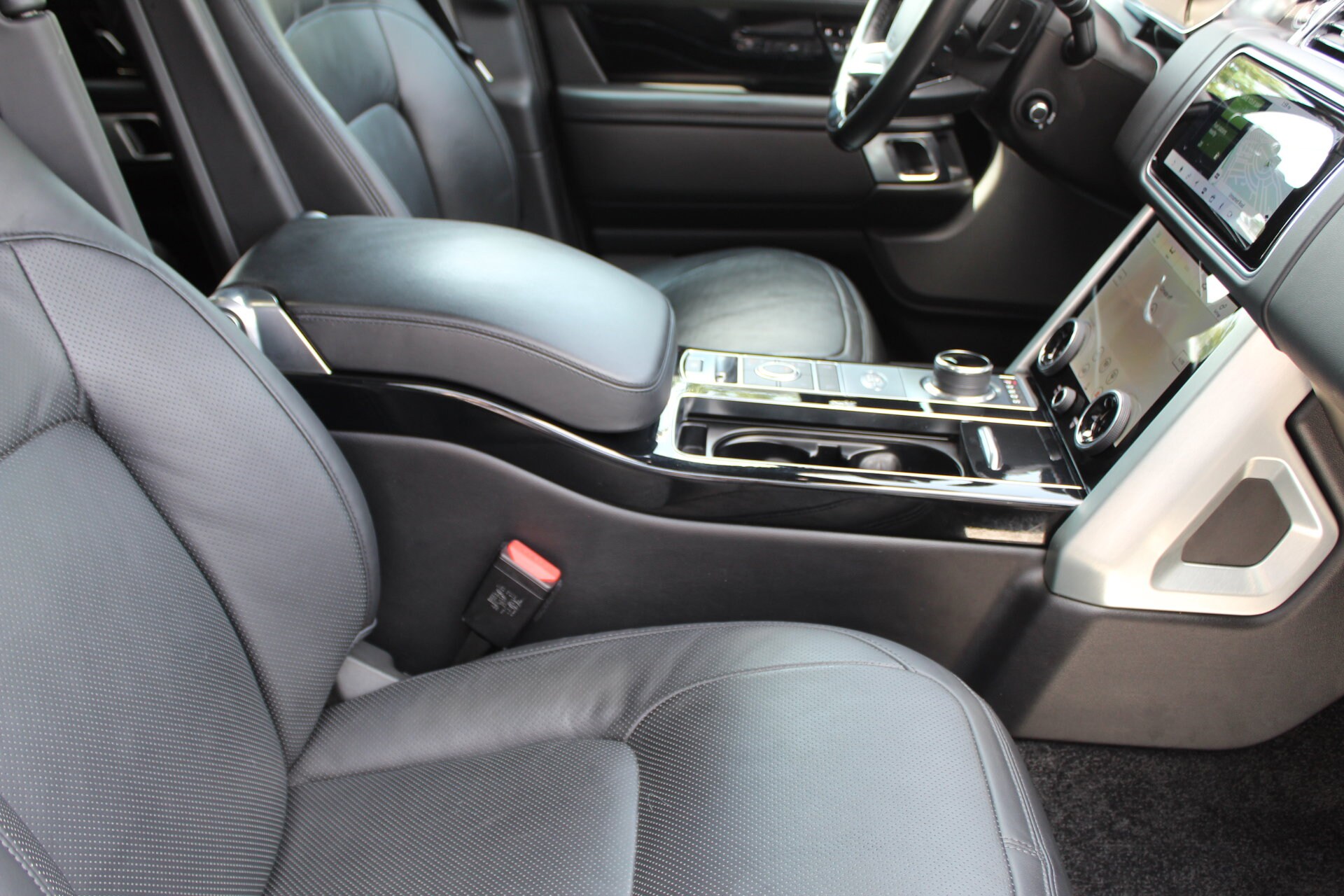 2022 Land Rover Range Rover P525 HSE HSE Westminster Edition photo 3