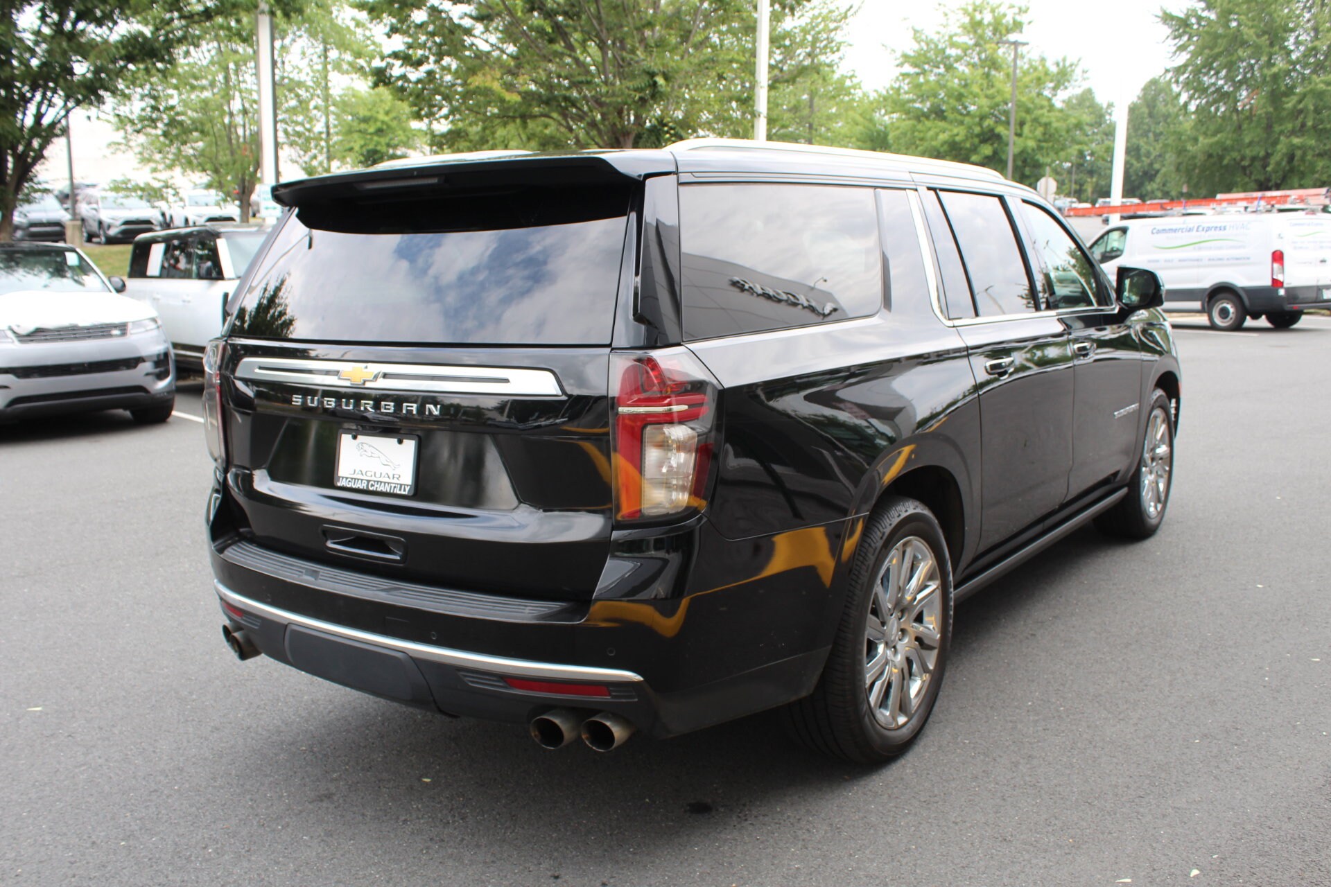 2021 Chevrolet Suburban High Country photo 2