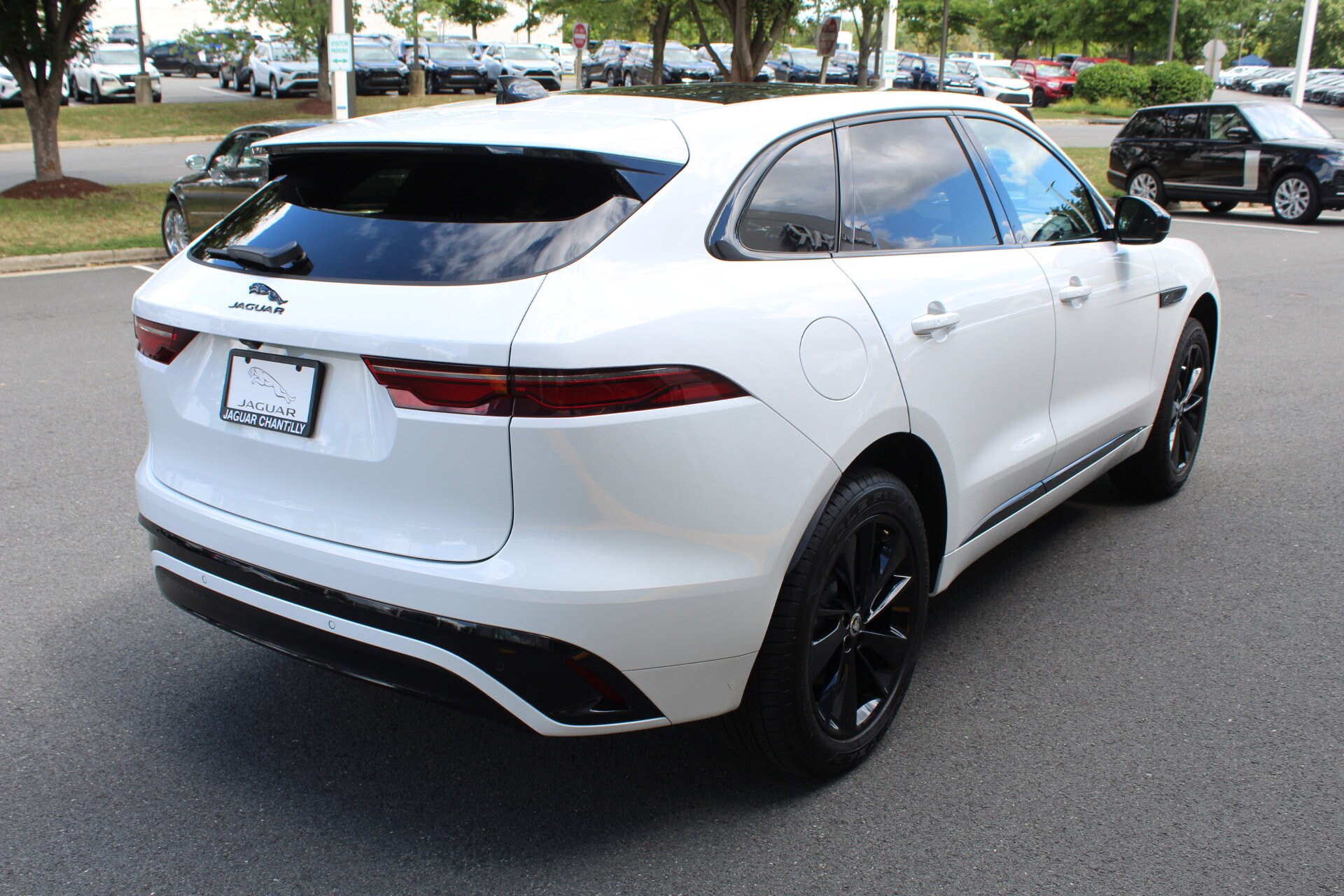 2025 Jaguar F-PACE P250 R-Dynamic S photo 2