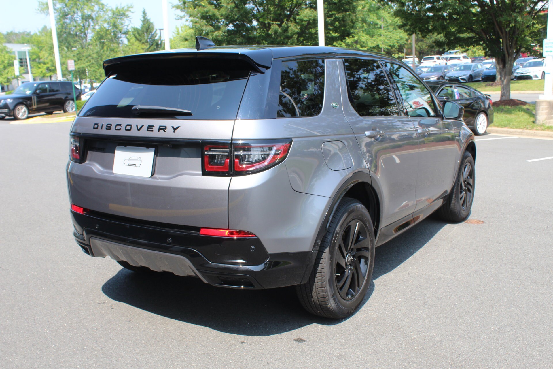 2024 Land Rover Discovery Sport Dynamic SE photo 2