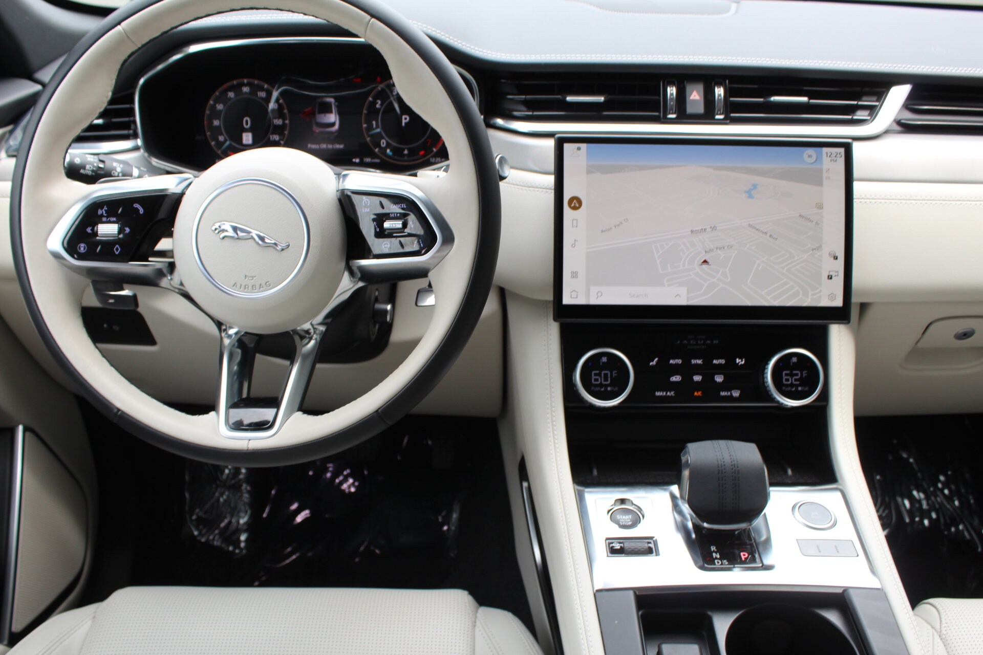 2025 Jaguar F-PACE P250 R-Dynamic S photo 4