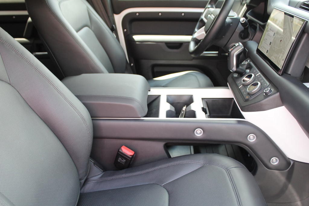 Certified 2025 Land Rover Defender 110 X-Dynamic SE SUV