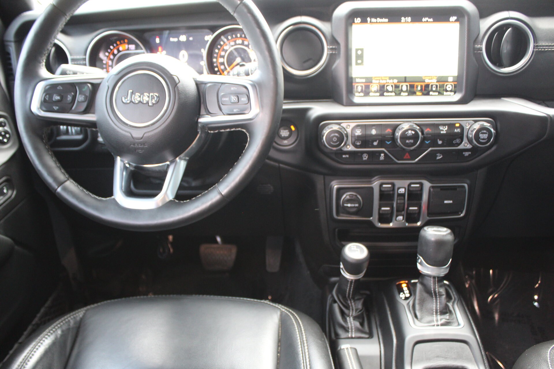 2019 Jeep Wrangler Unlimited Sahara photo 4