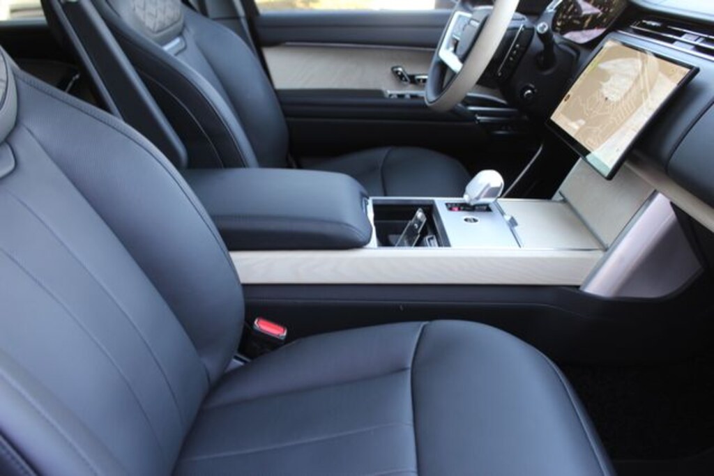 Used 2025 Land Rover Range Rover P615 SV SUV