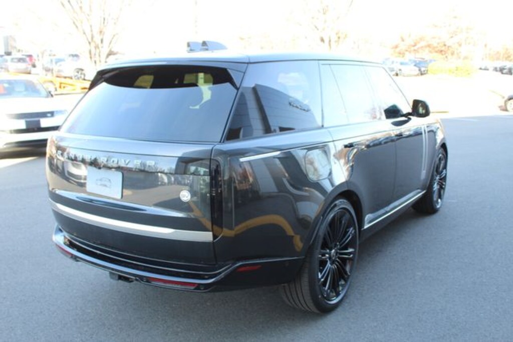 Used 2025 Land Rover Range Rover P615 SV SUV