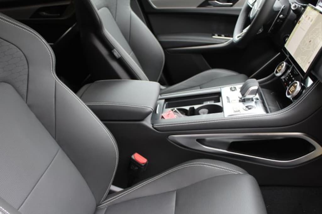 New 2026 Jaguar F-PACE P250 R-Dynamic S SUV