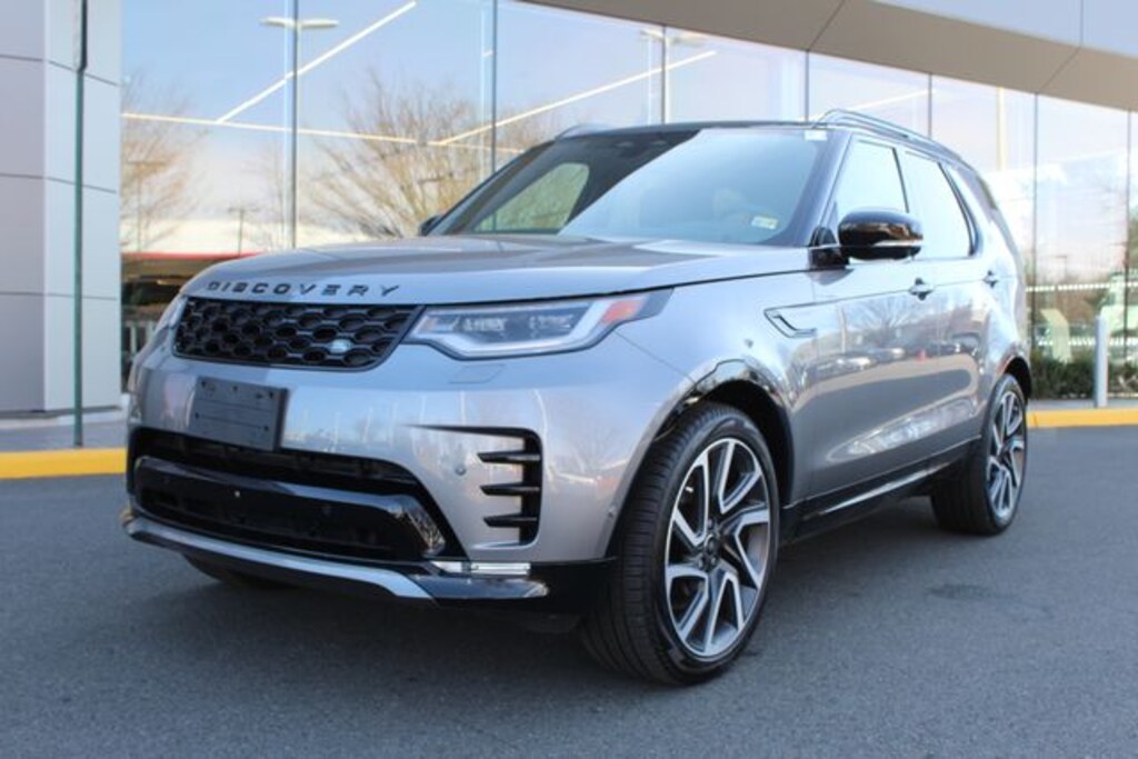 Certified 2025 Land Rover Discovery P360 Dynamic SE SUV