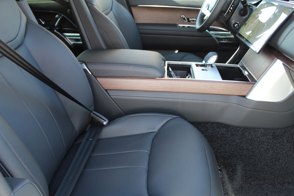 Used 2025 Land Rover Range Rover P530 SE SUV