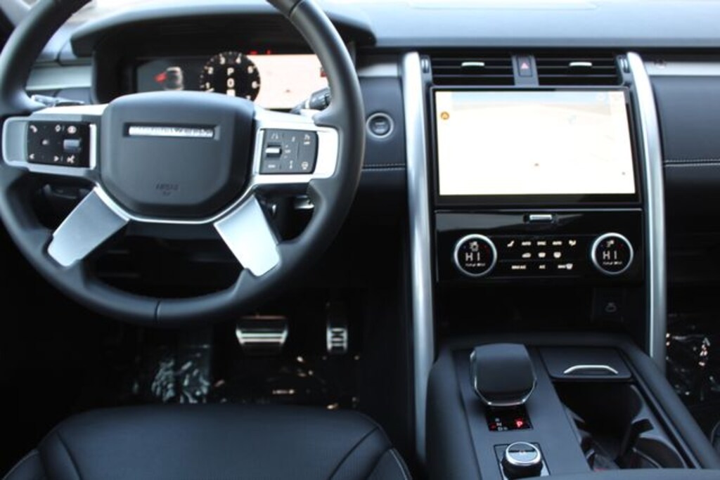 Certified 2025 Land Rover Discovery P360 Dynamic SE SUV