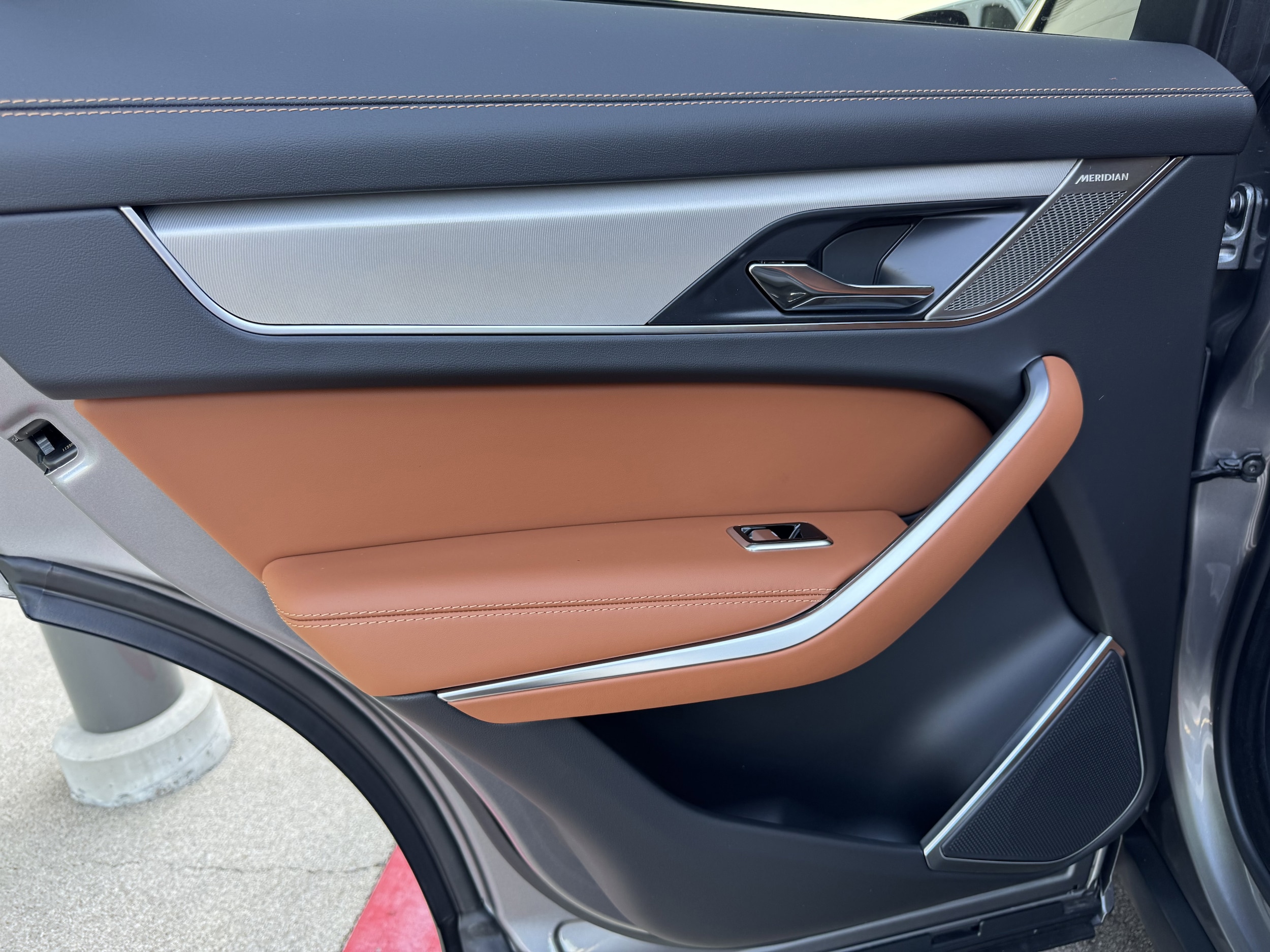 2026 Jaguar F-Pace R-Dynamic S - Photo 29