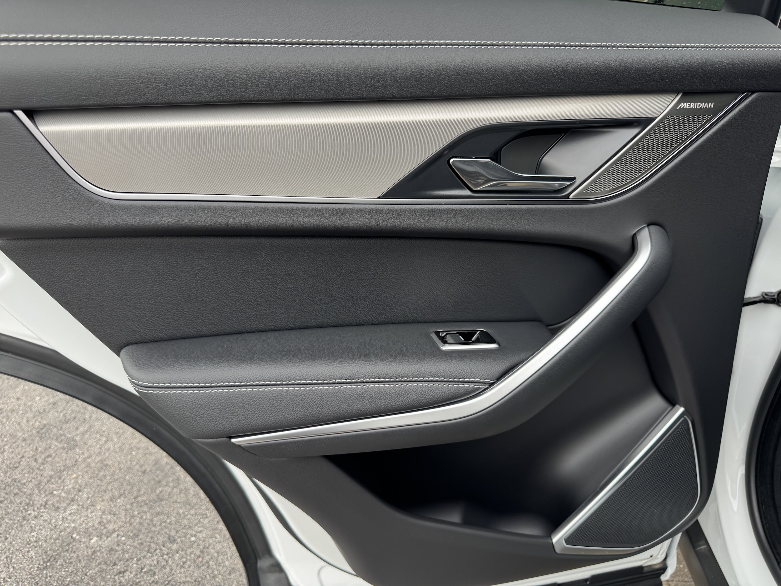 2026 Jaguar F-Pace R-Dynamic S - Photo 29