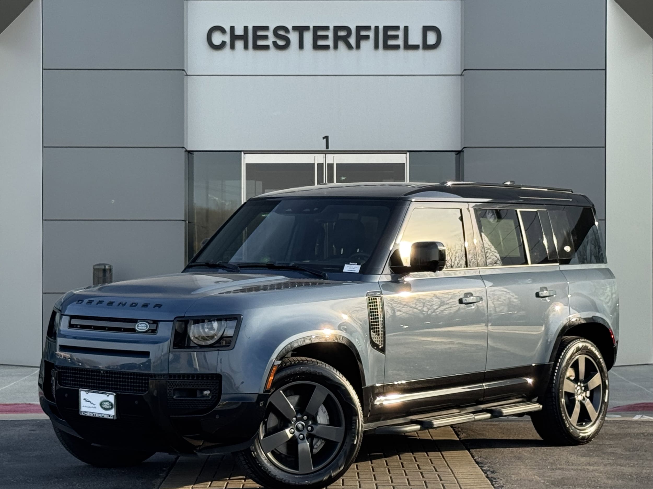 2024 Land Rover Defender 110 X-Dynamic SE P400's photo