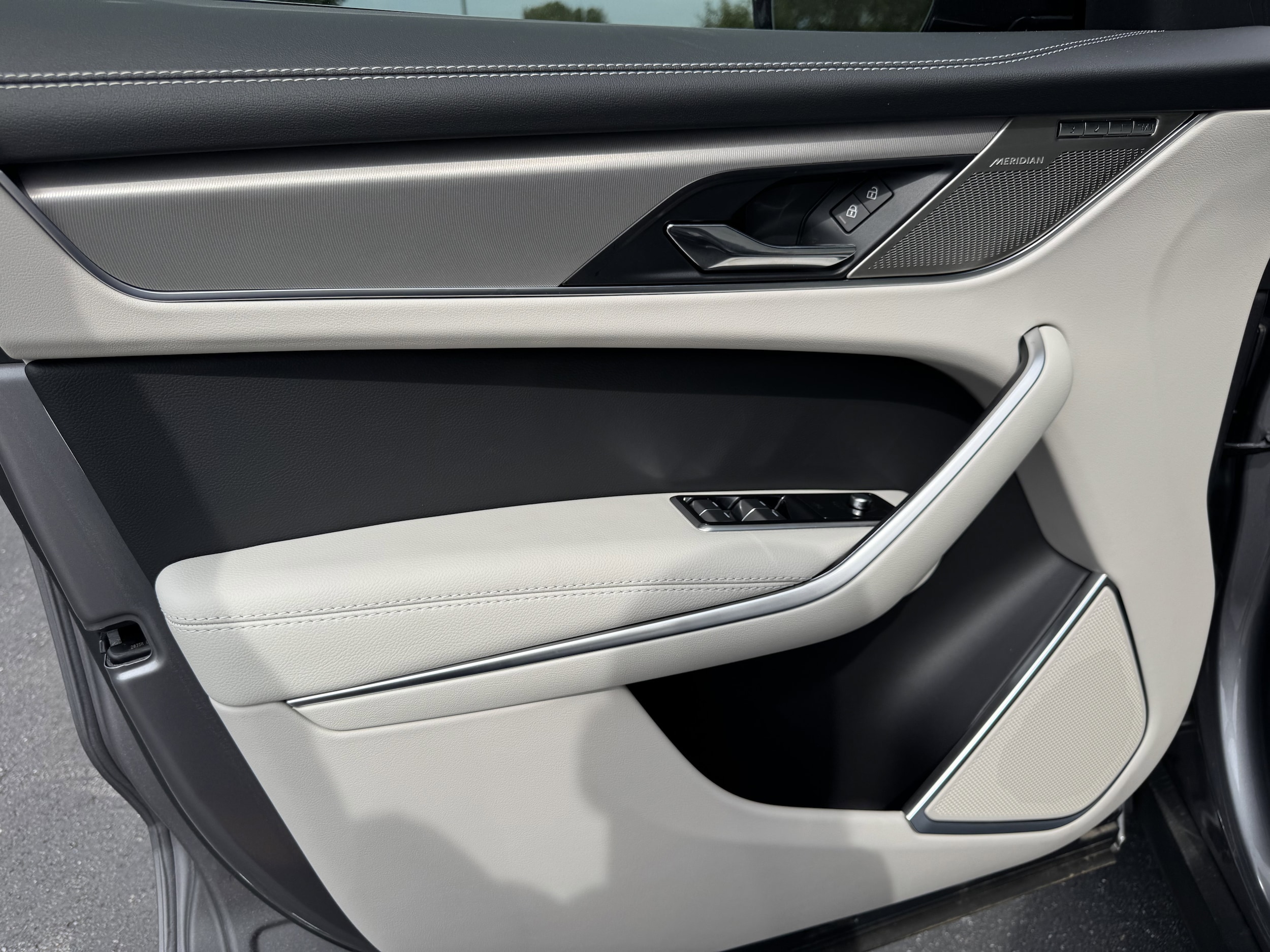 2026 Jaguar F-Pace R-Dynamic S - Photo 13