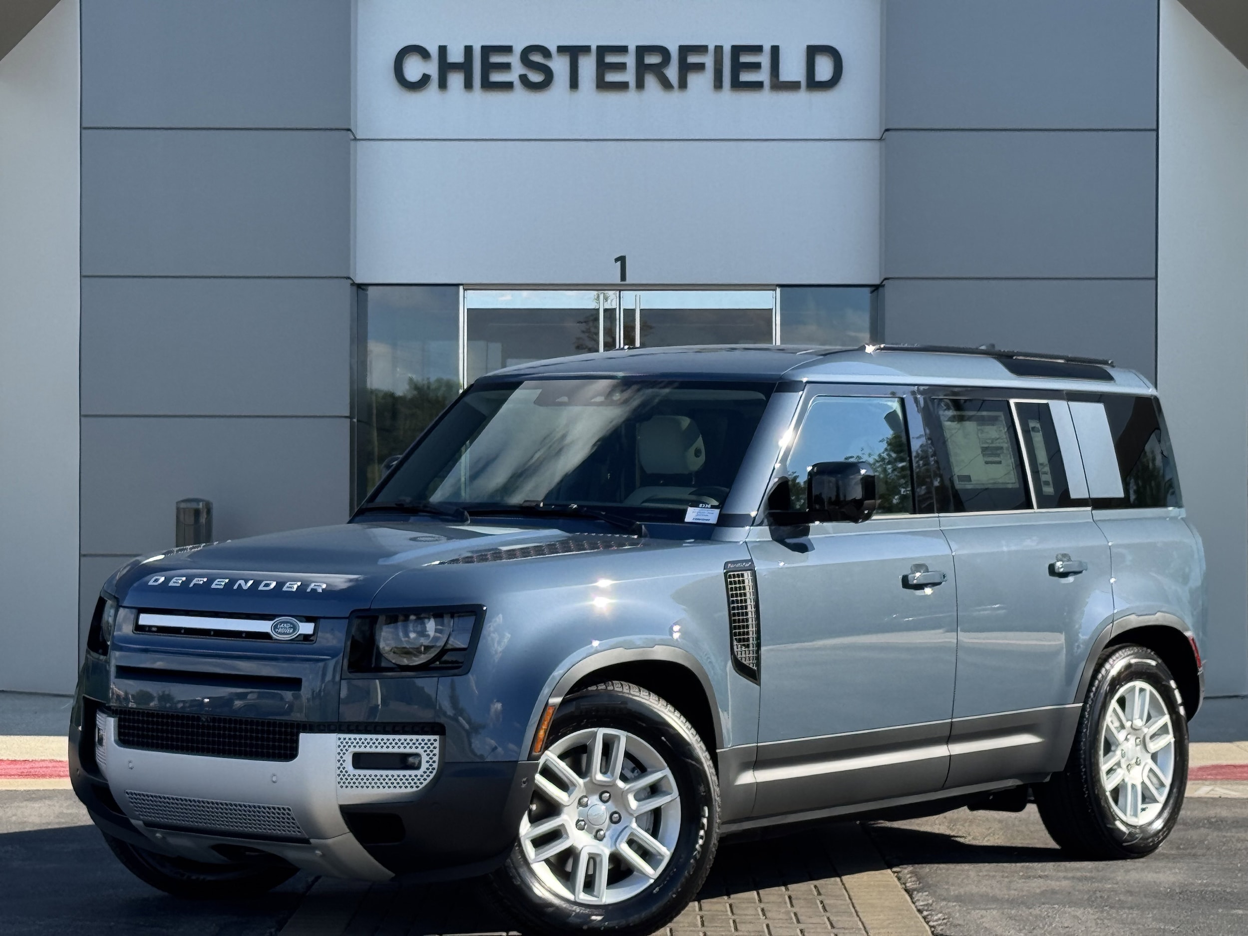 2025 Land Rover Defender 110 S P300's photo