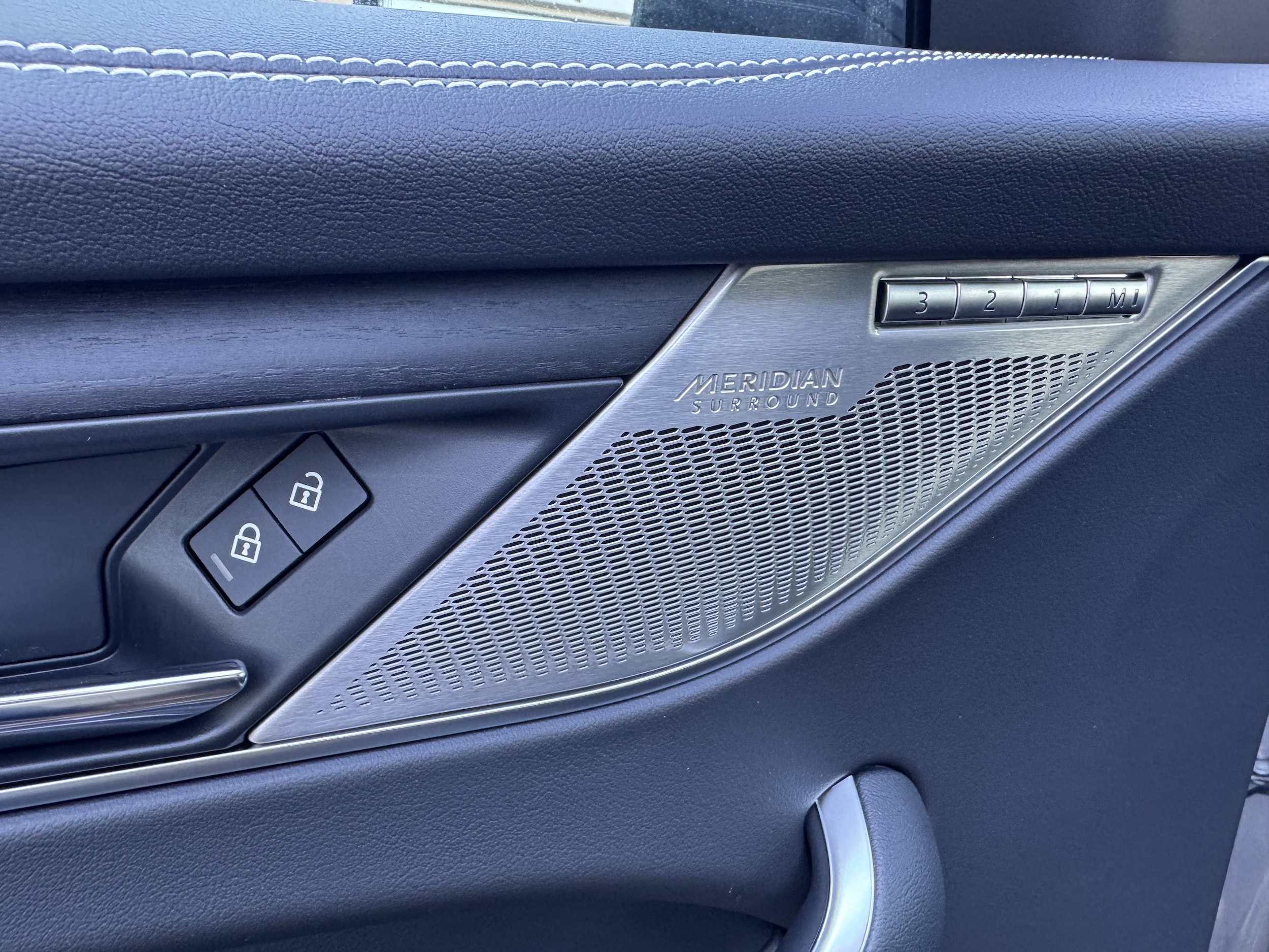 2026 Jaguar F-Pace R-Dynamic S - Photo 12
