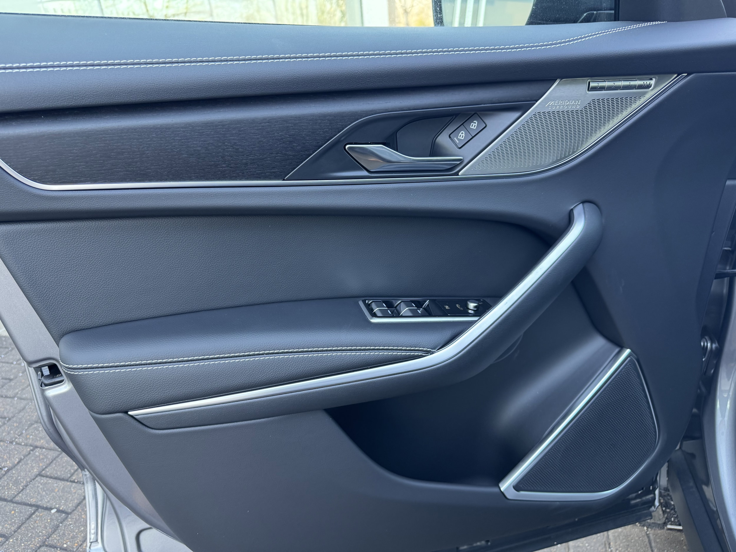 2026 Jaguar F-Pace R-Dynamic S - Photo 11